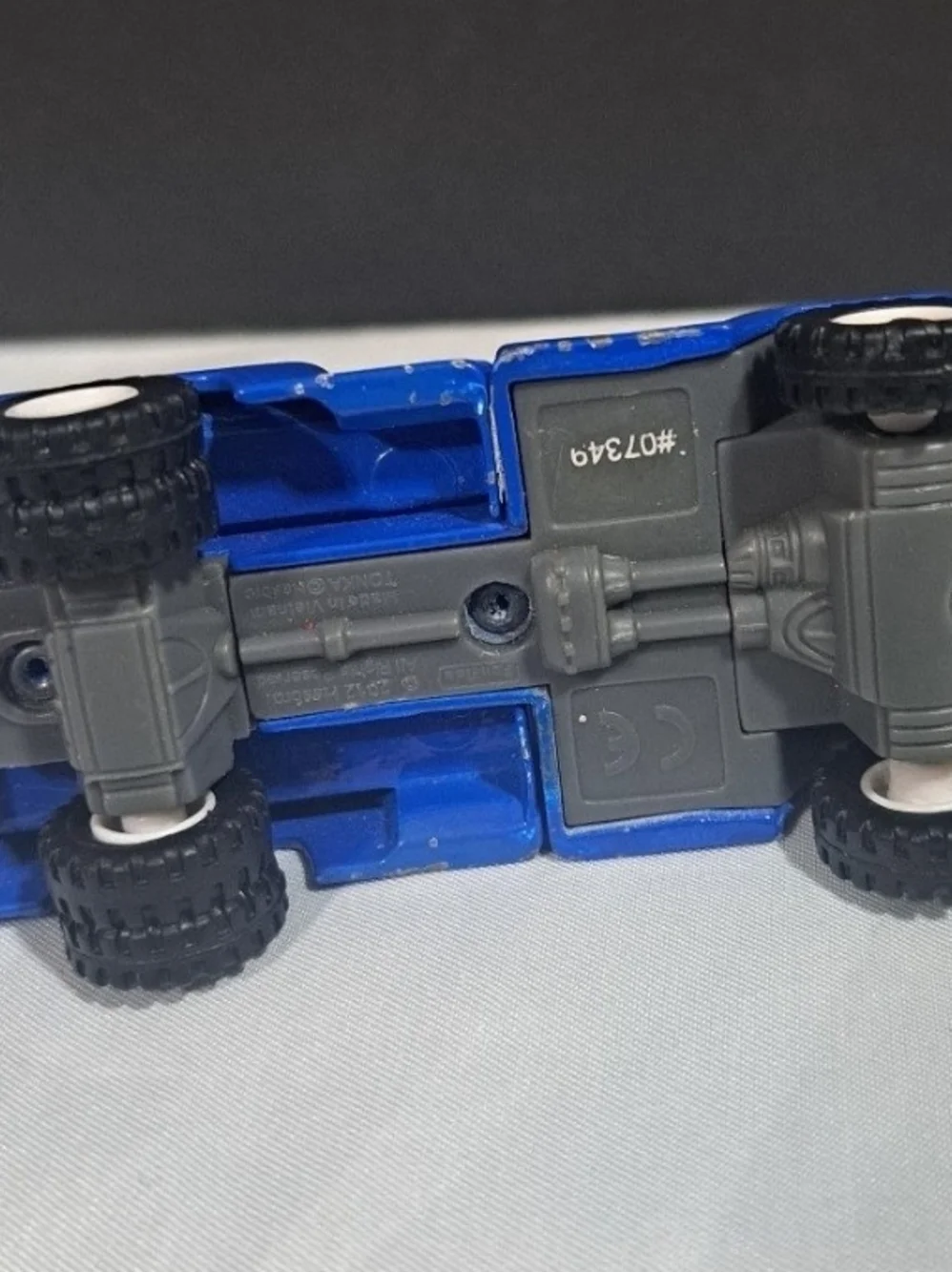 2012 HASBRO Funrise-1/65 Diecast Blue Tonka Mini Pick Up Truck B16